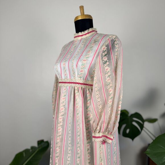 Vintage 1970s Lorrie Deb Floral Lace Victorian Prairie Dress, Gunne Sax Style - Picture 12 of 16